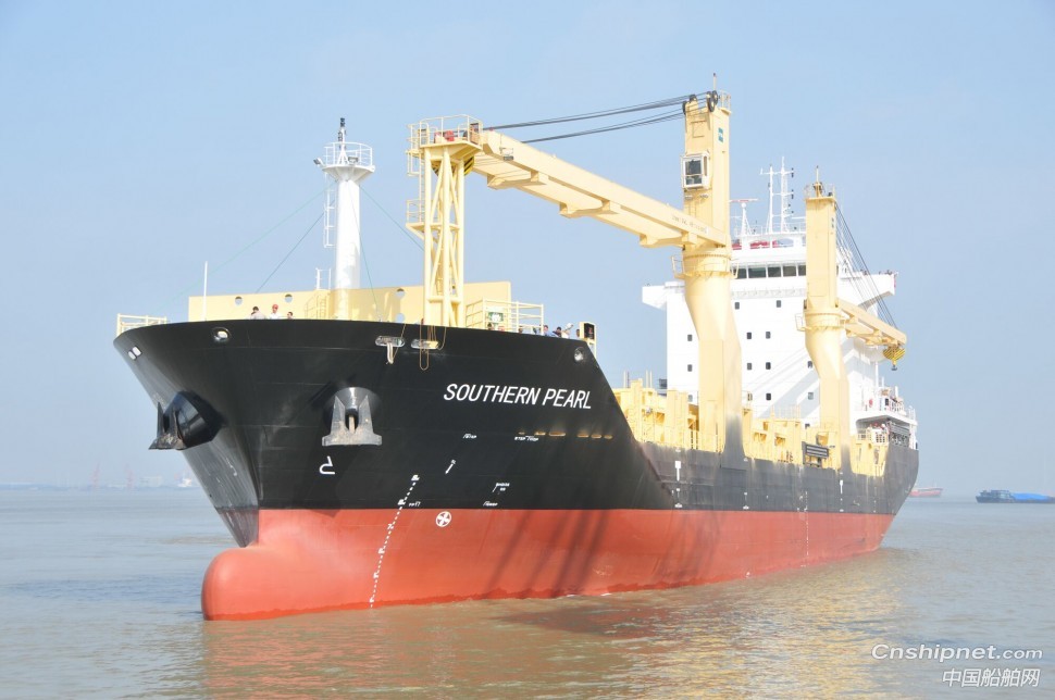 �ڰ���������һ��600TEU���b�䴬