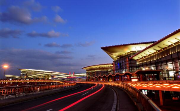 ɽ�����ծa(ch��n)�I(y��)���F(tu��n)40��׃��l(f��)չ֮·